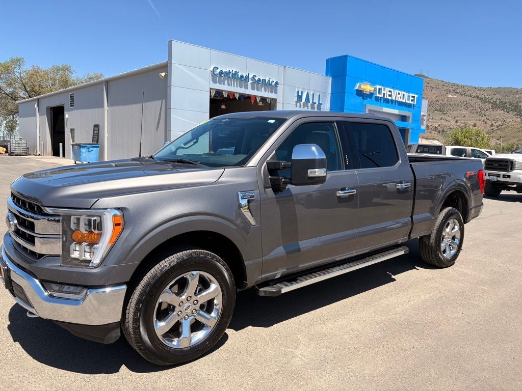 2023 Ford F-150 Lariat in Carbonized Gray Metallic — front three-quarter view